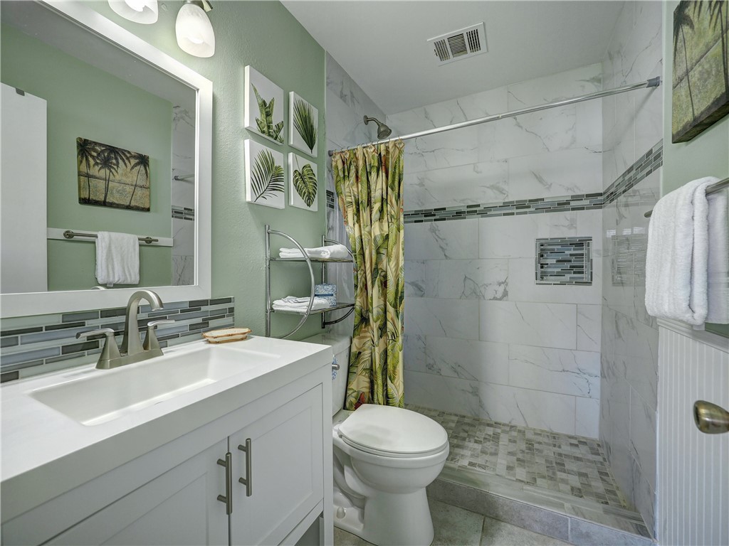 220 W Avenue F 1b Property Photo 16