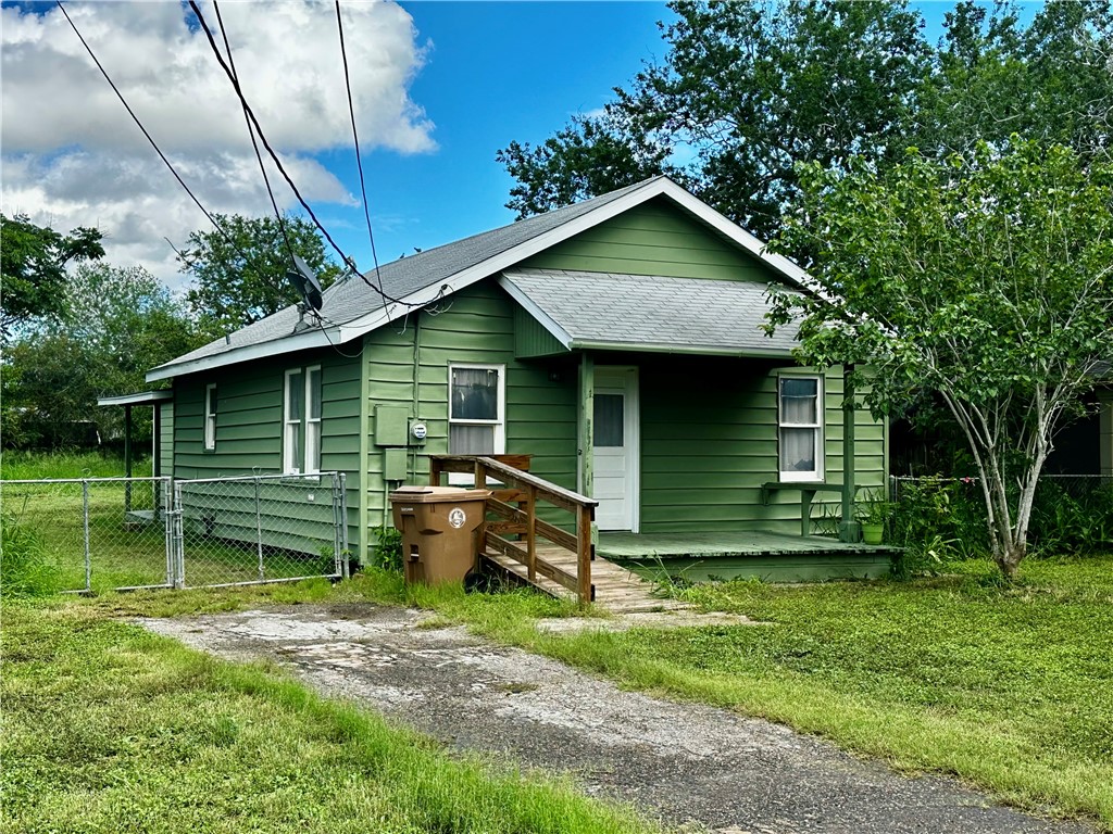 2729 Robby St Property Photo 1