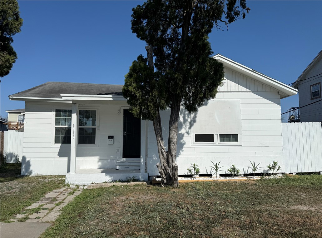 1816 Elizabeth St Property Photo 1