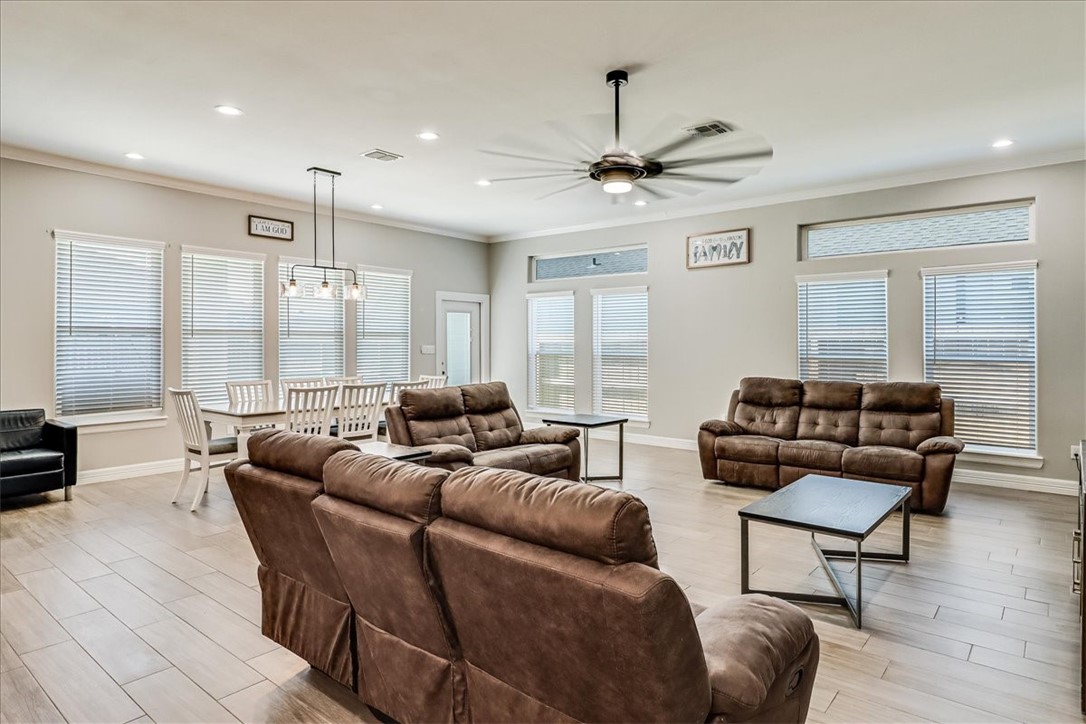 4102 Fold Lane Property Photo 6