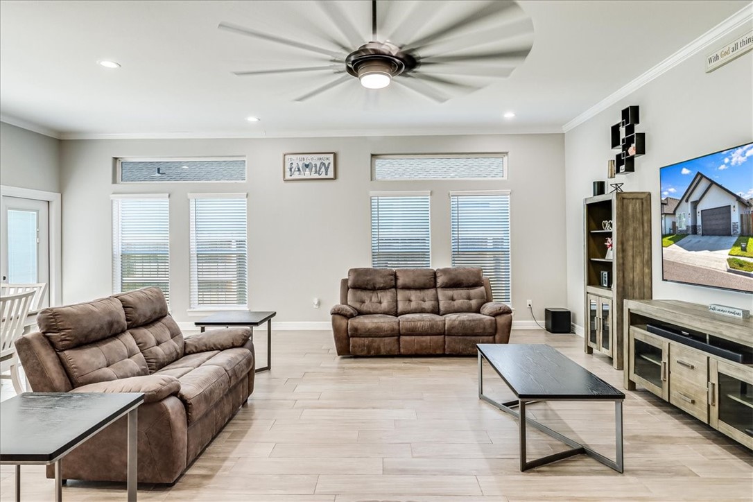 4102 Fold Lane Property Photo 7