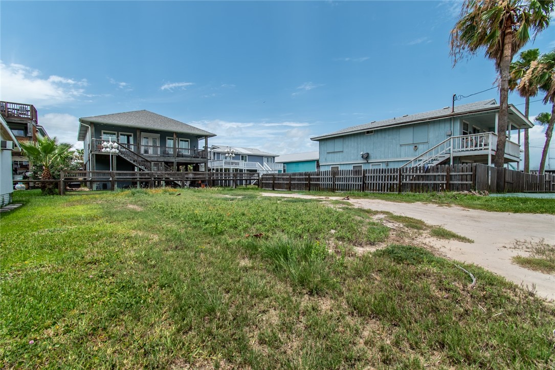 1019 S Austin St Property Photo 3