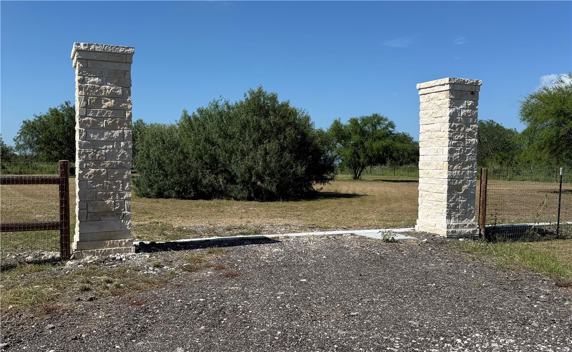 715 Ocanas Dr Property Photo 4