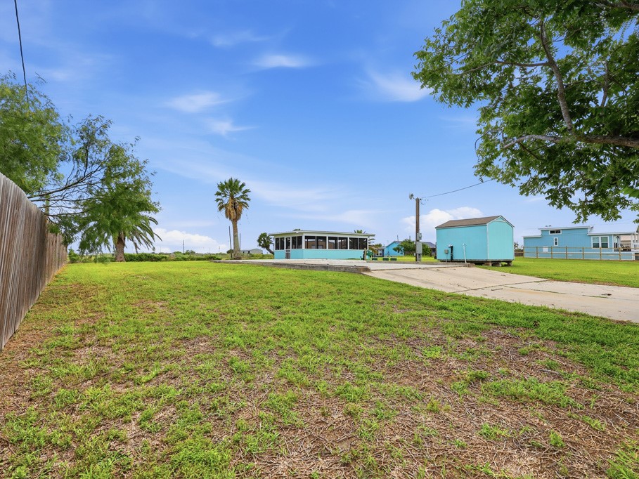 217 W Pompano Property Photo 3