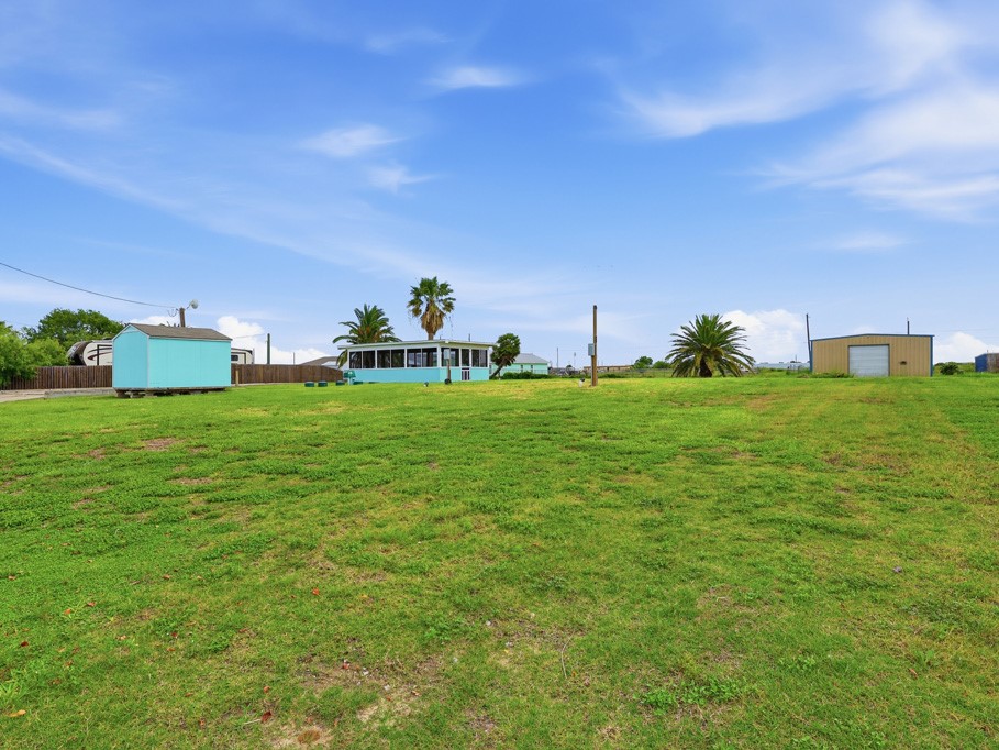 217 W Pompano Property Photo 4