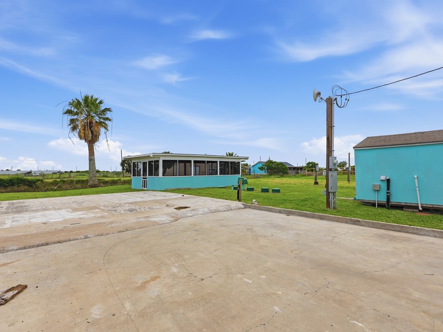 217 W Pompano Property Photo 5