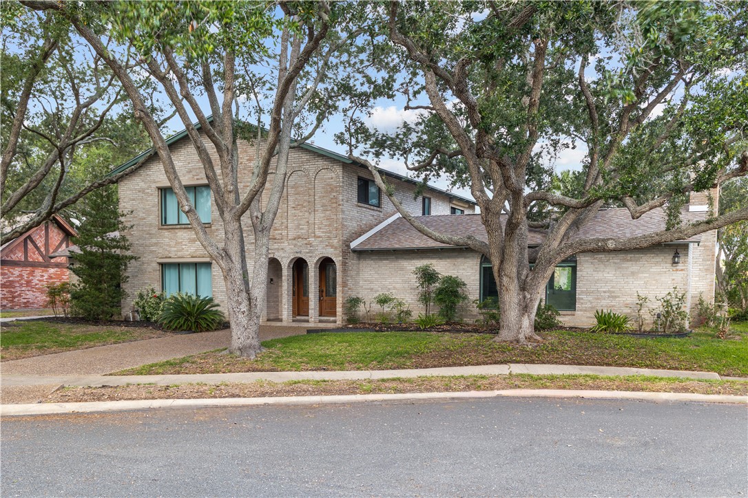 1010 Karnak Dr Property Photo 2