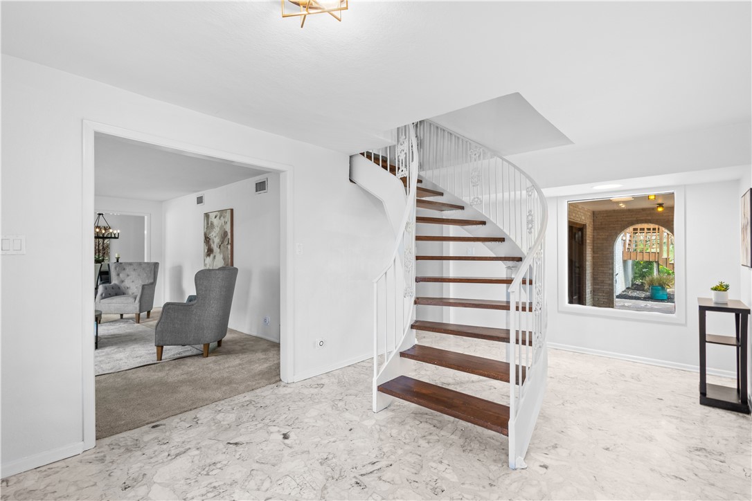 1010 Karnak Dr Property Photo 6