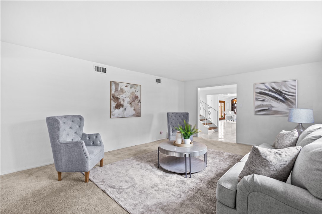 1010 Karnak Dr Property Photo 7