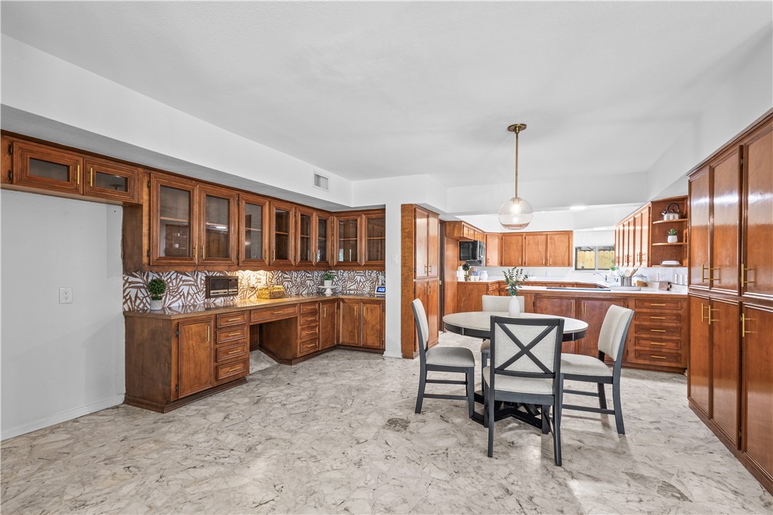 1010 Karnak Dr Property Photo 11