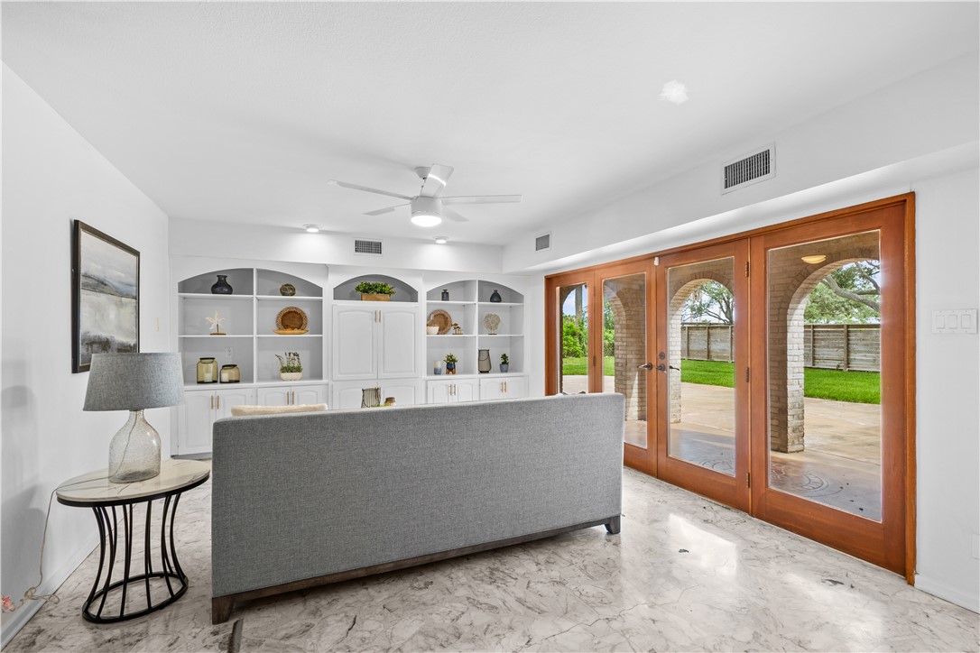 1010 Karnak Dr Property Photo 15