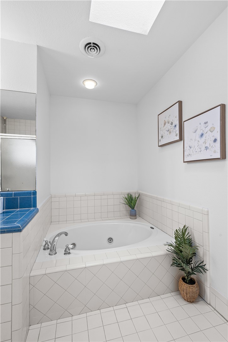 1010 Karnak Dr Property Photo 24