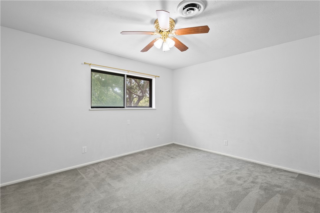 1010 Karnak Dr Property Photo 28