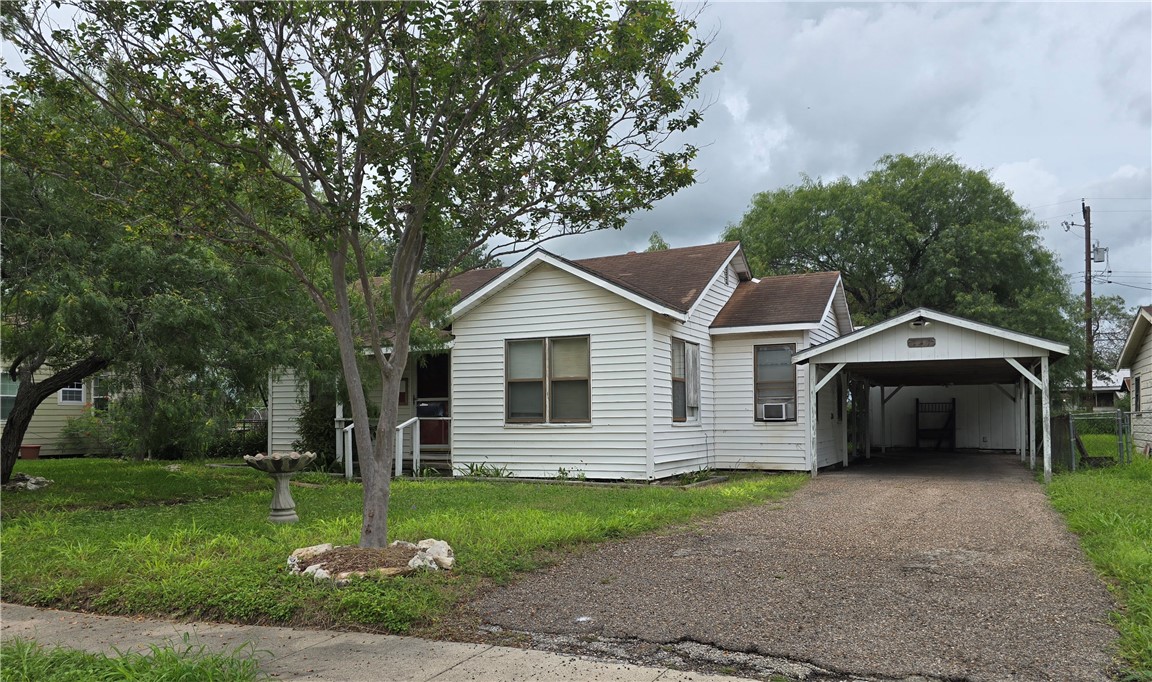 721 E Lewis St Property Photo 1