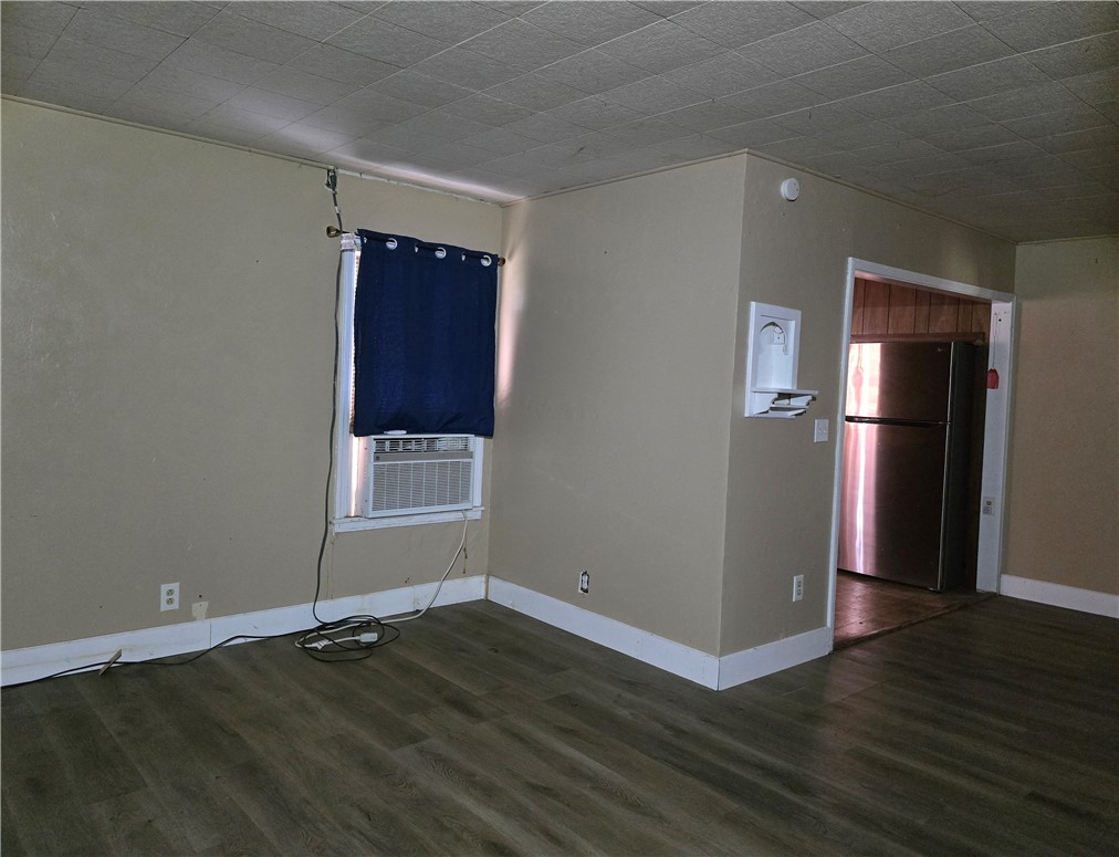 721 E Lewis St Property Photo 7