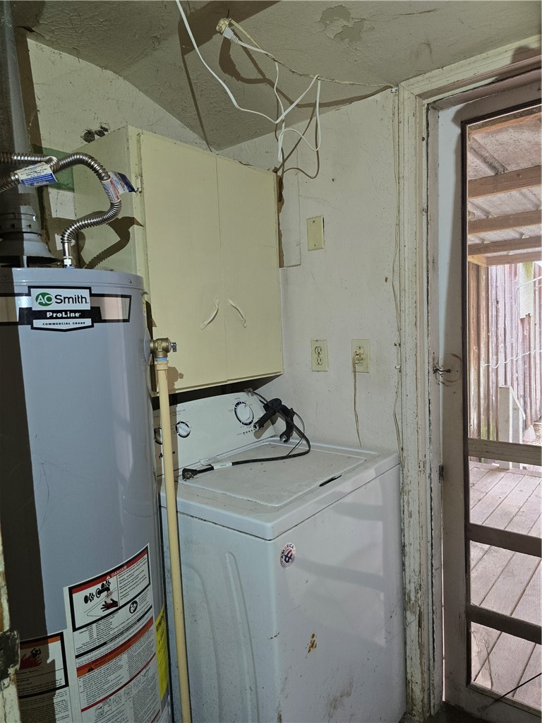 721 E Lewis St Property Photo 9