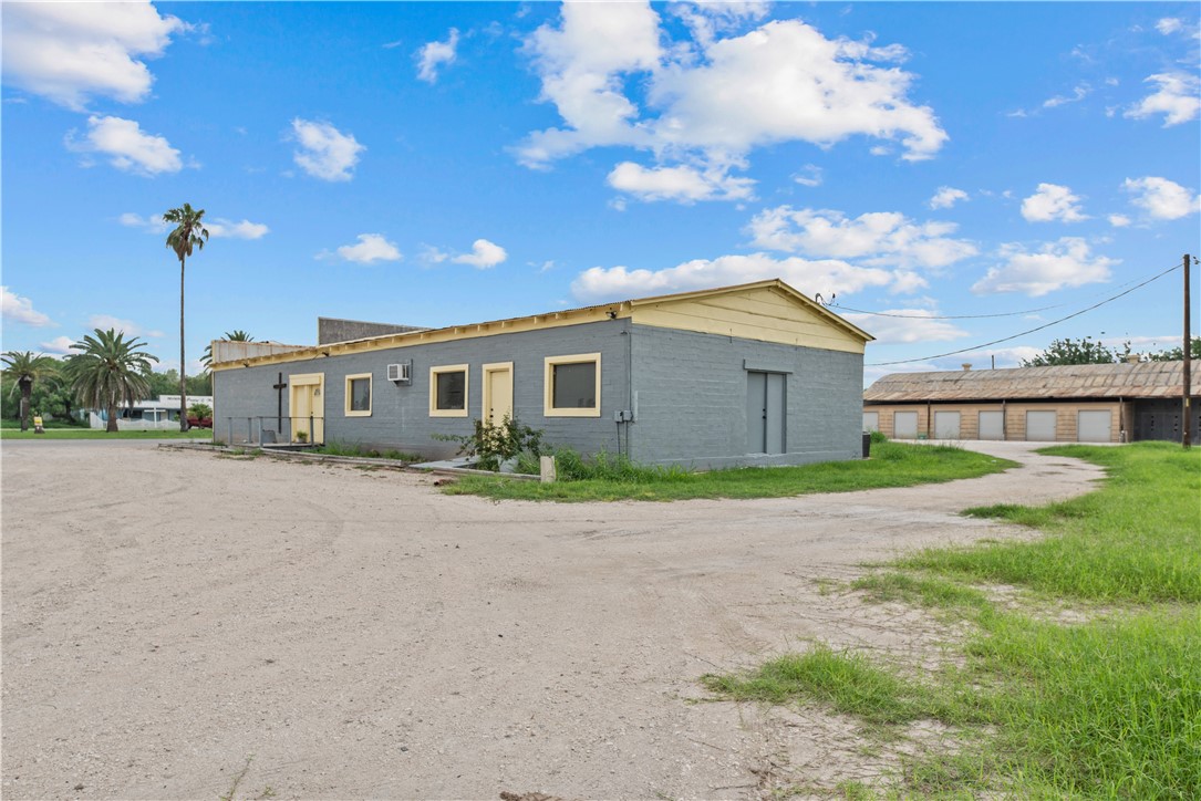 6270 S Highway 77 Property Photo 2