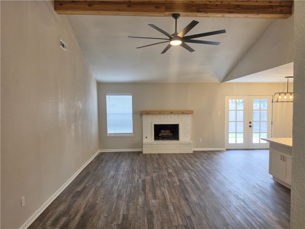 4961 Shadowbend Dr Property Photo 5