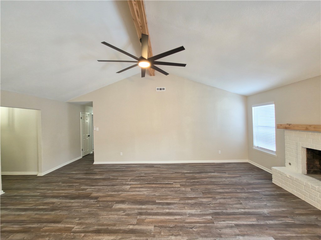 4961 Shadowbend Dr Property Photo 7