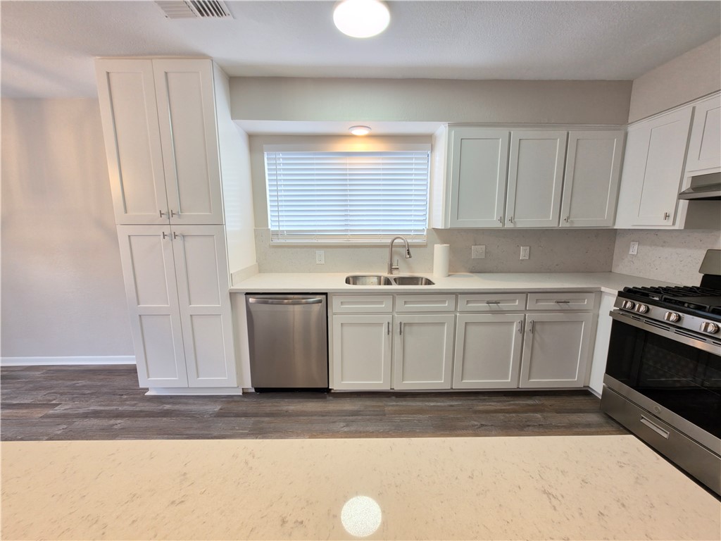 4961 Shadowbend Dr Property Photo 13