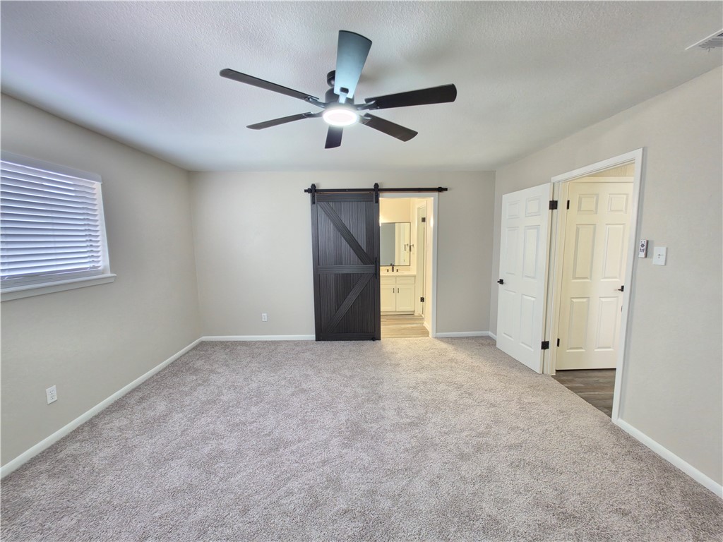 4961 Shadowbend Dr Property Photo 17