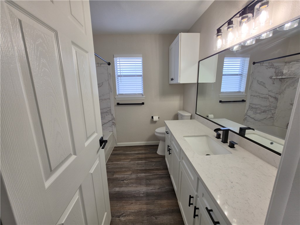 4961 Shadowbend Dr Property Photo 24