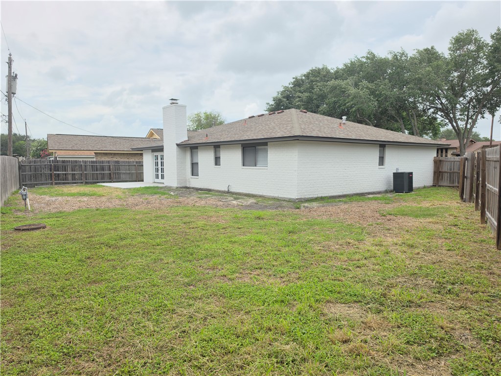 4961 Shadowbend Dr Property Photo 29