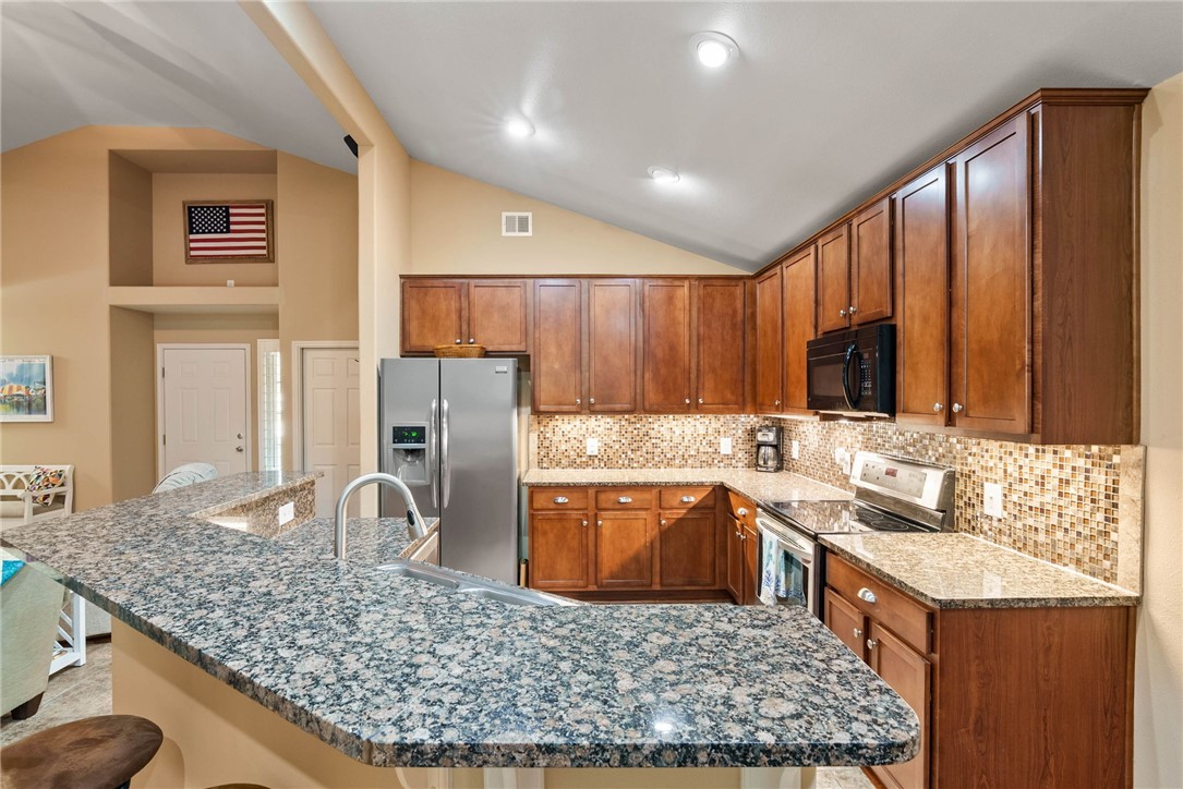 105 Pecan Harbor St Property Photo 8
