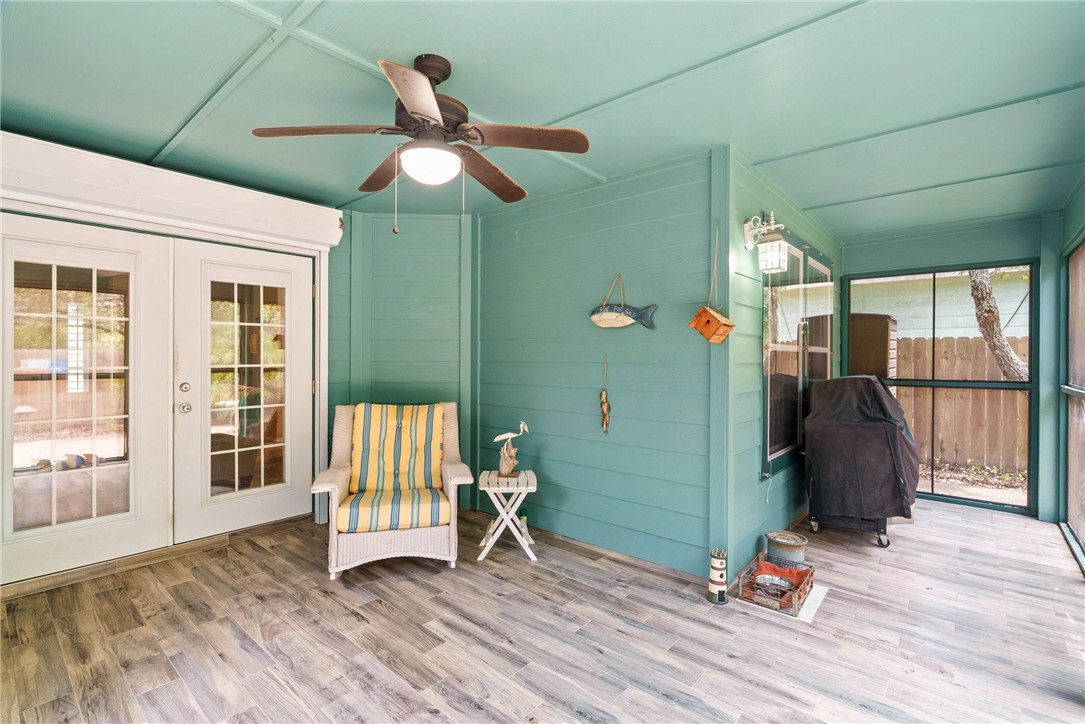 105 Pecan Harbor St Property Photo 17