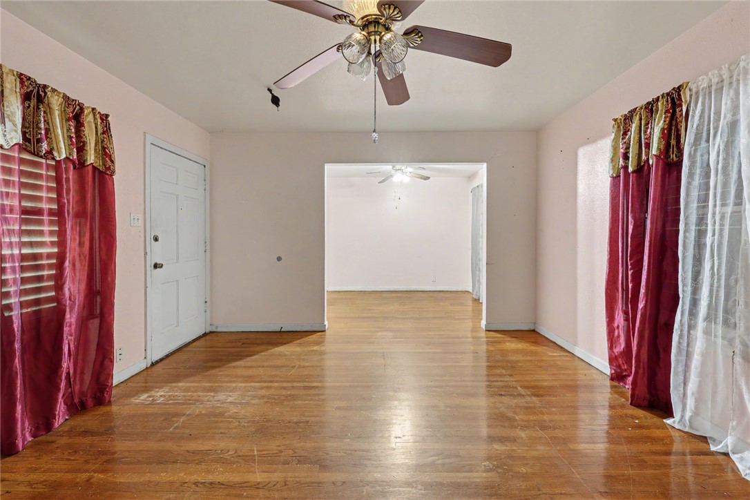 3926 Redwood St Property Photo 3