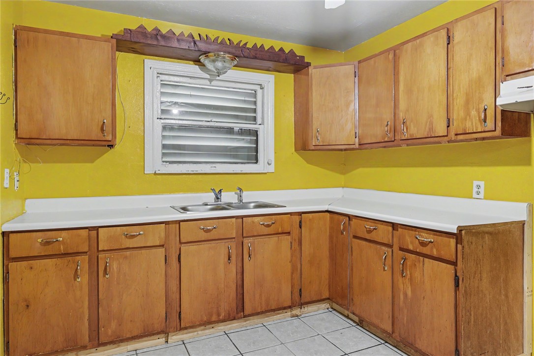 3926 Redwood St Property Photo 7