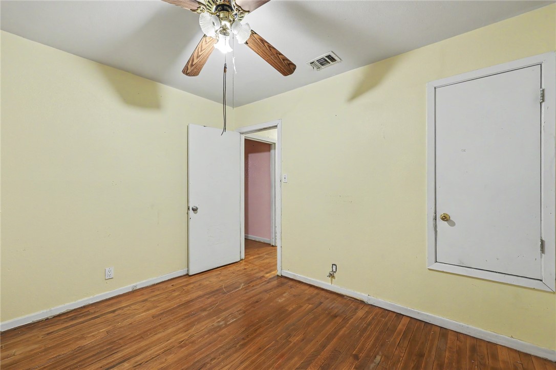 3926 Redwood St Property Photo 12