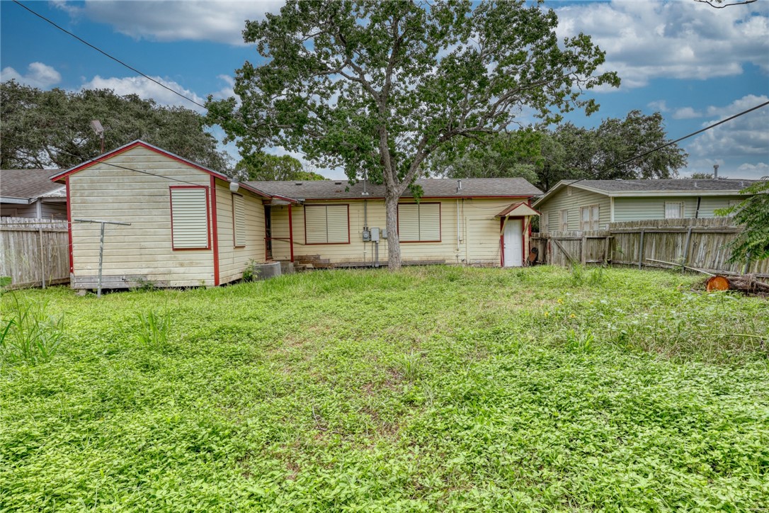 3926 Redwood St Property Photo 21