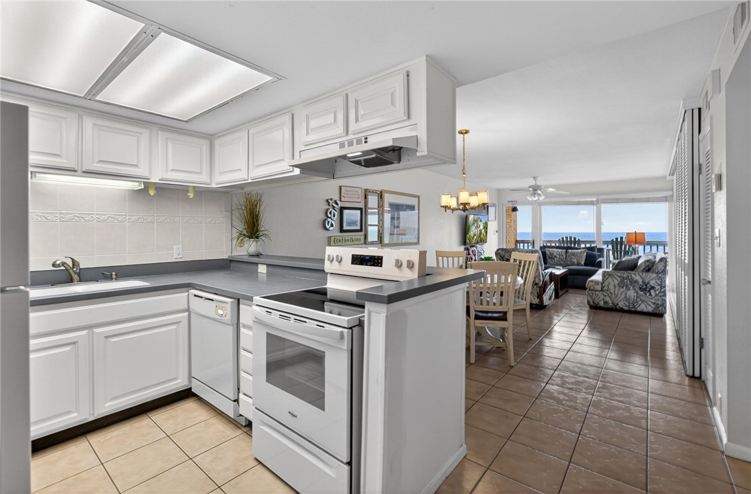 14810 Windward Dr 417 Property Photo 13