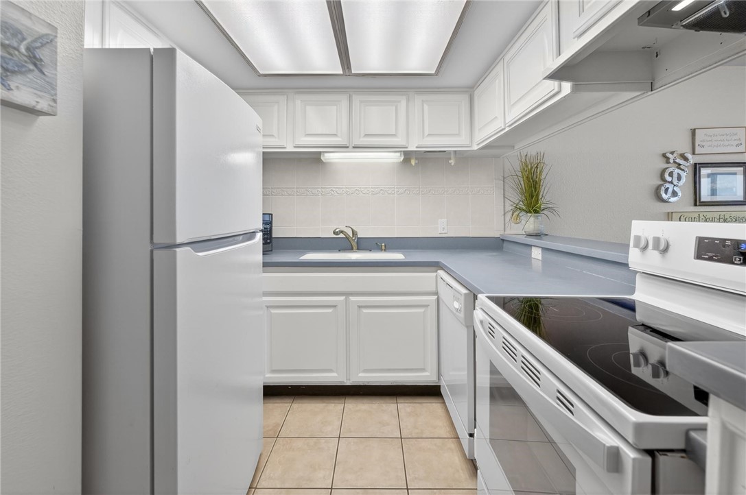 14810 Windward Dr 417 Property Photo 14