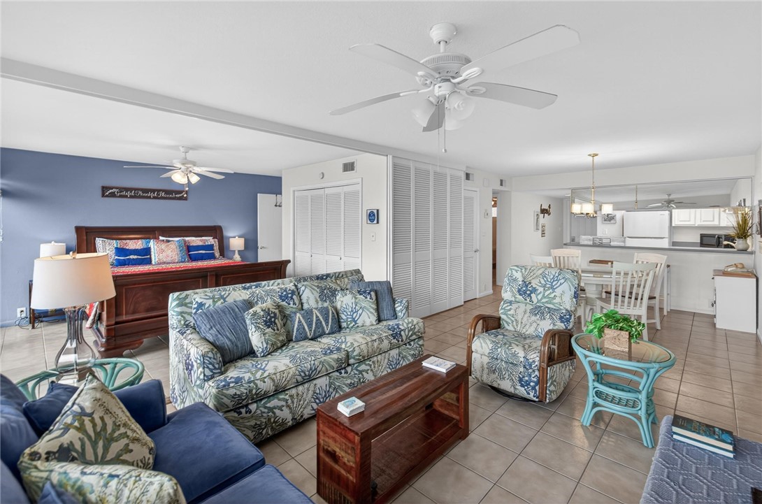 14810 Windward Dr 417 Property Photo 22