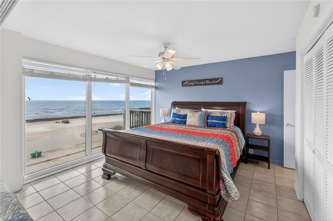 14810 Windward Dr 417 Property Photo 23