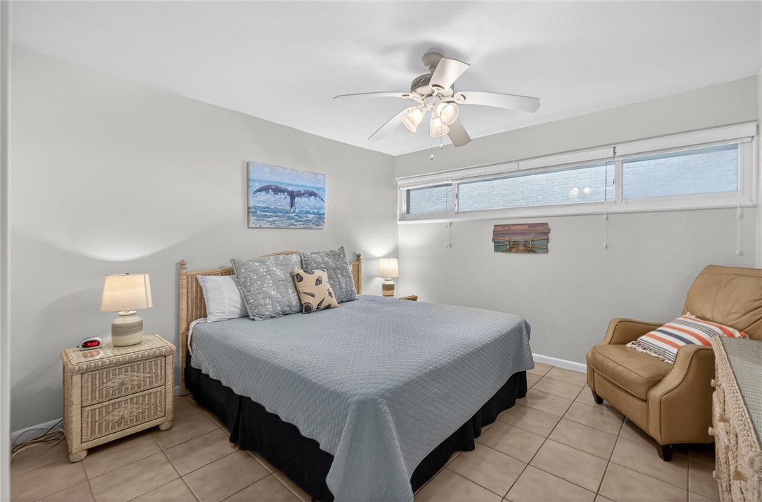 14810 Windward Dr 417 Property Photo 29