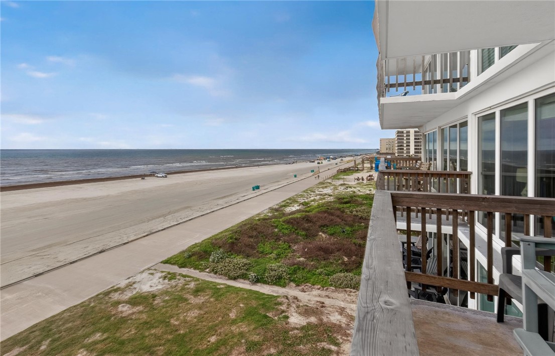 14810 Windward Dr 417 Property Photo 34