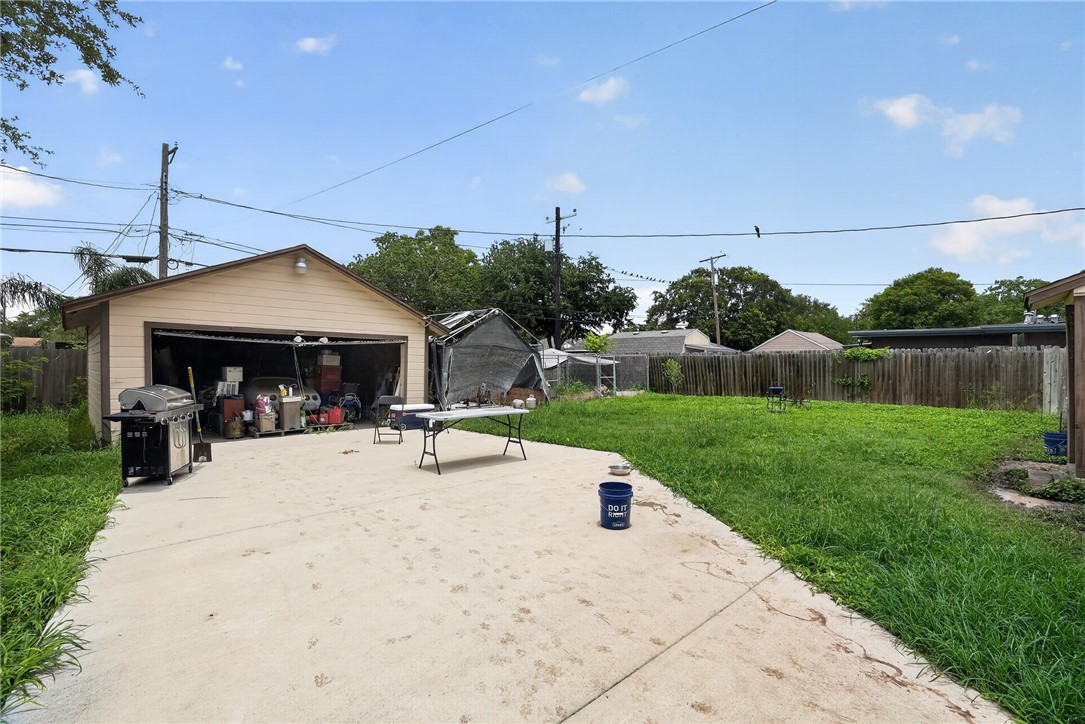 624 Chamberlain St Property Photo 2