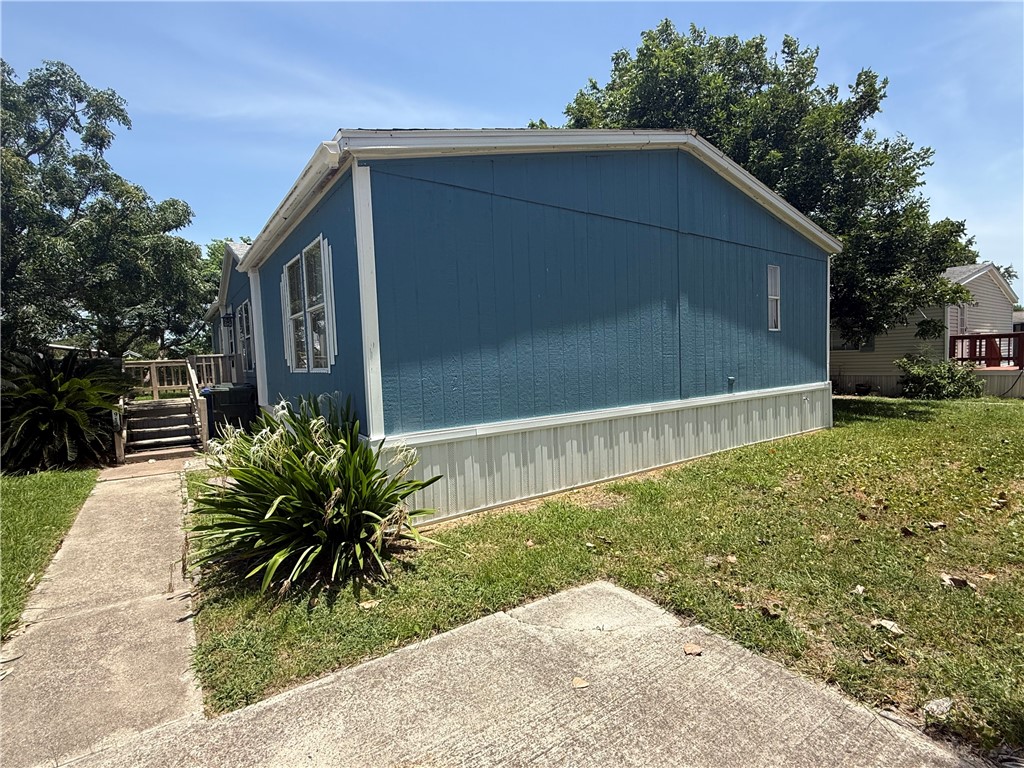 913 Grand View St Property Photo 1