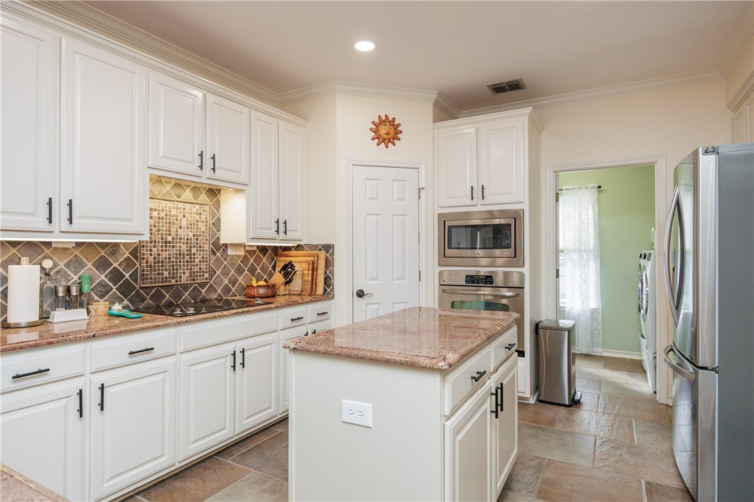 7501 Lourdes St Property Photo 10