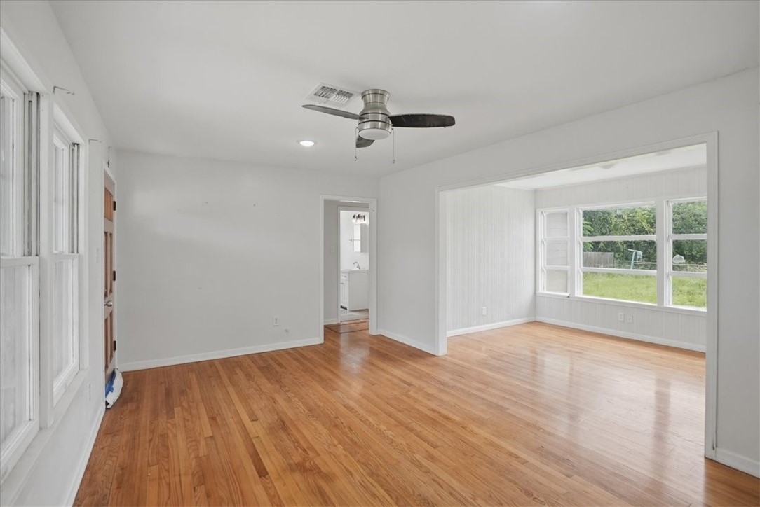 1049 Deforrest St Property Photo 13