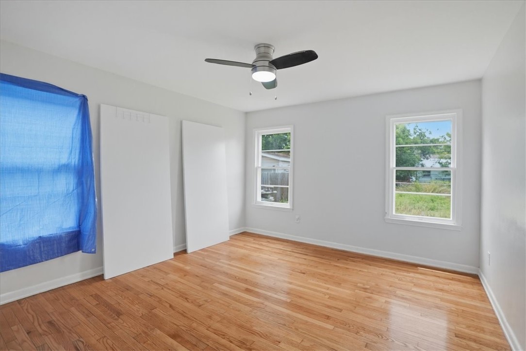 1049 Deforrest St Property Photo 14