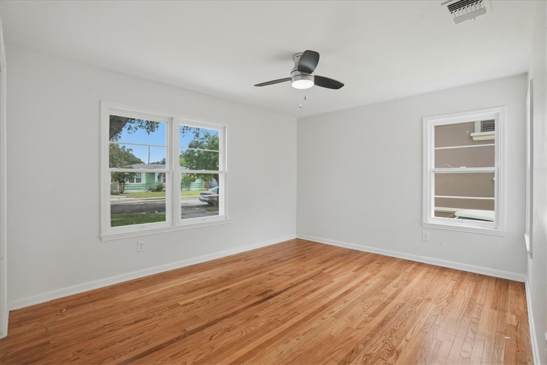 1049 Deforrest St Property Photo 16