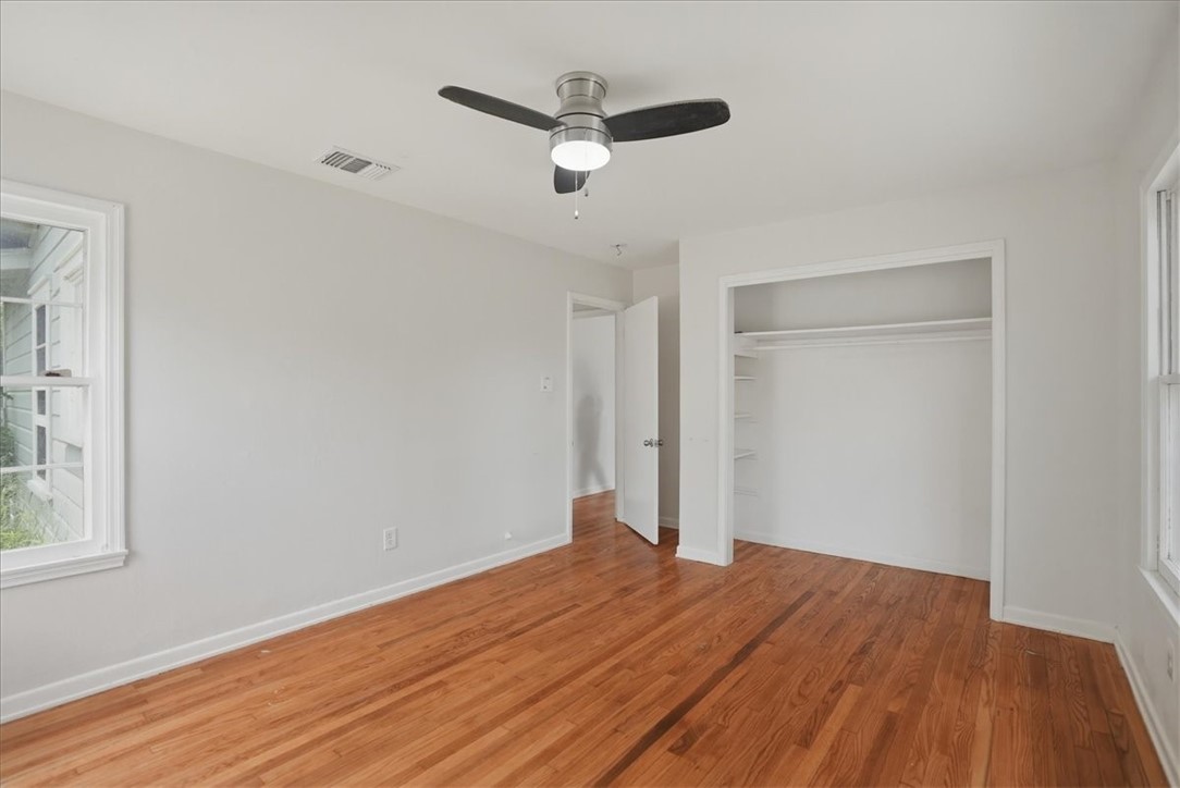 1049 Deforrest St Property Photo 17
