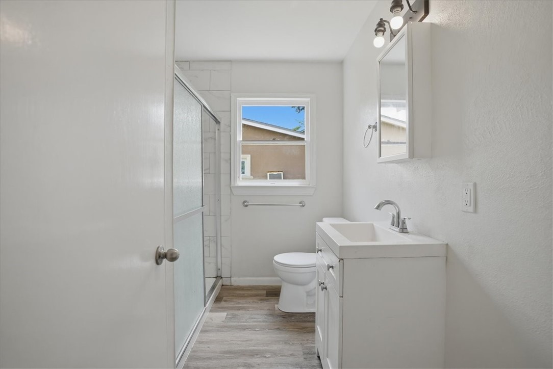 1049 Deforrest St Property Photo 18
