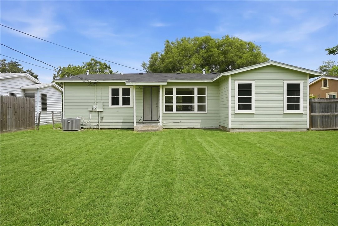 1049 Deforrest St Property Photo 20