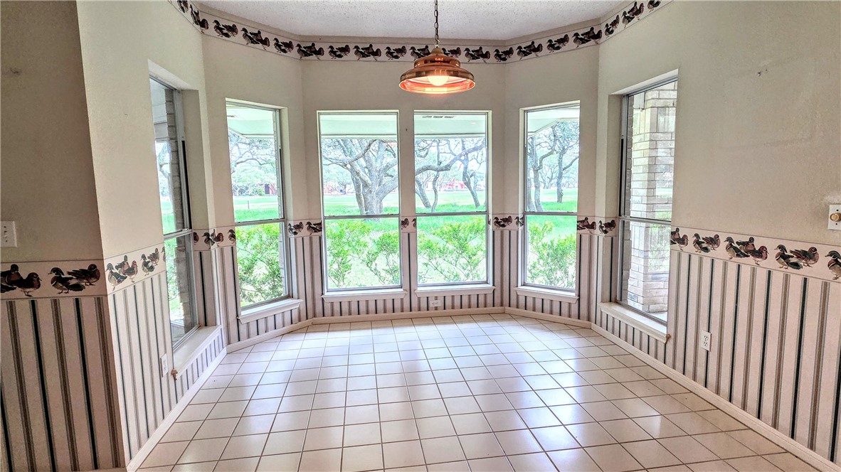 409 Champions Dr Property Photo 15