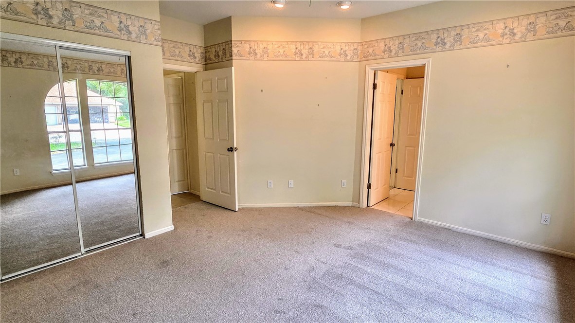 409 Champions Dr Property Photo 29